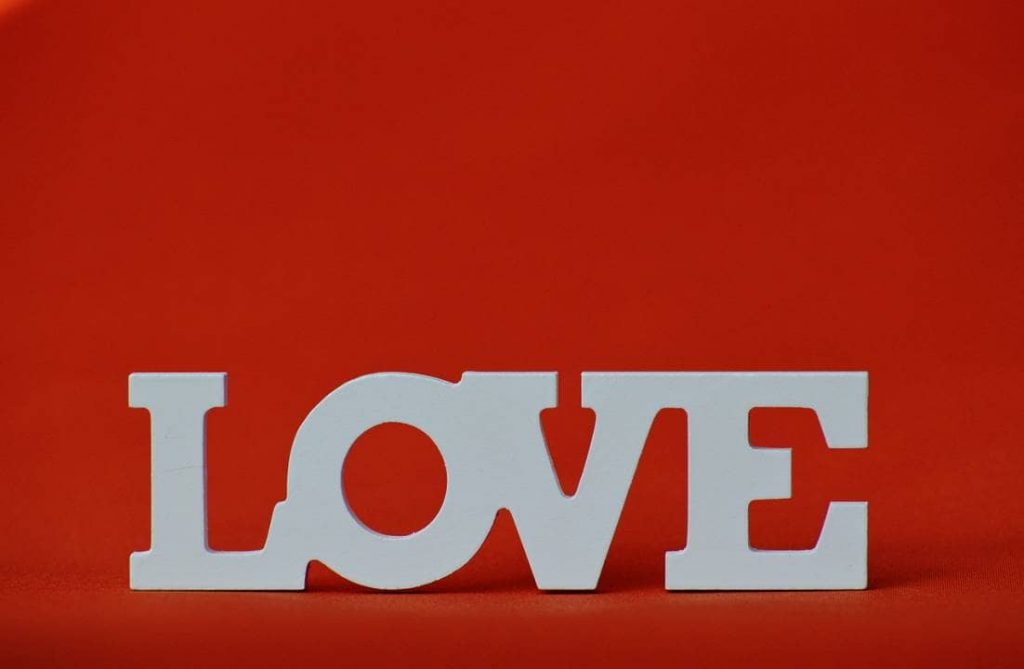 letras de cartón palabra love