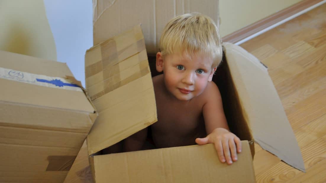 Cómo hacer una casa con cajas de cartón para niños